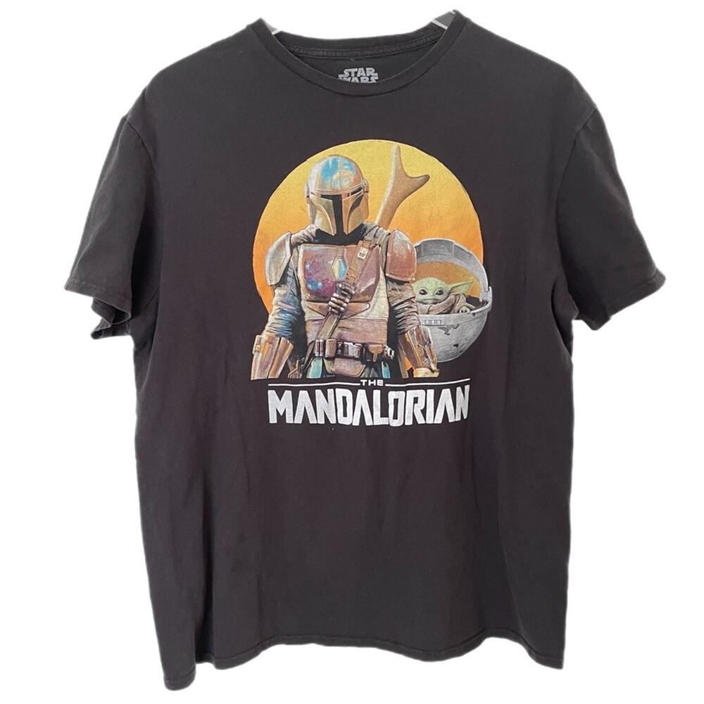 Star Wars Mandalorian Graphic TShirt Sz L - Picture 1 of 3